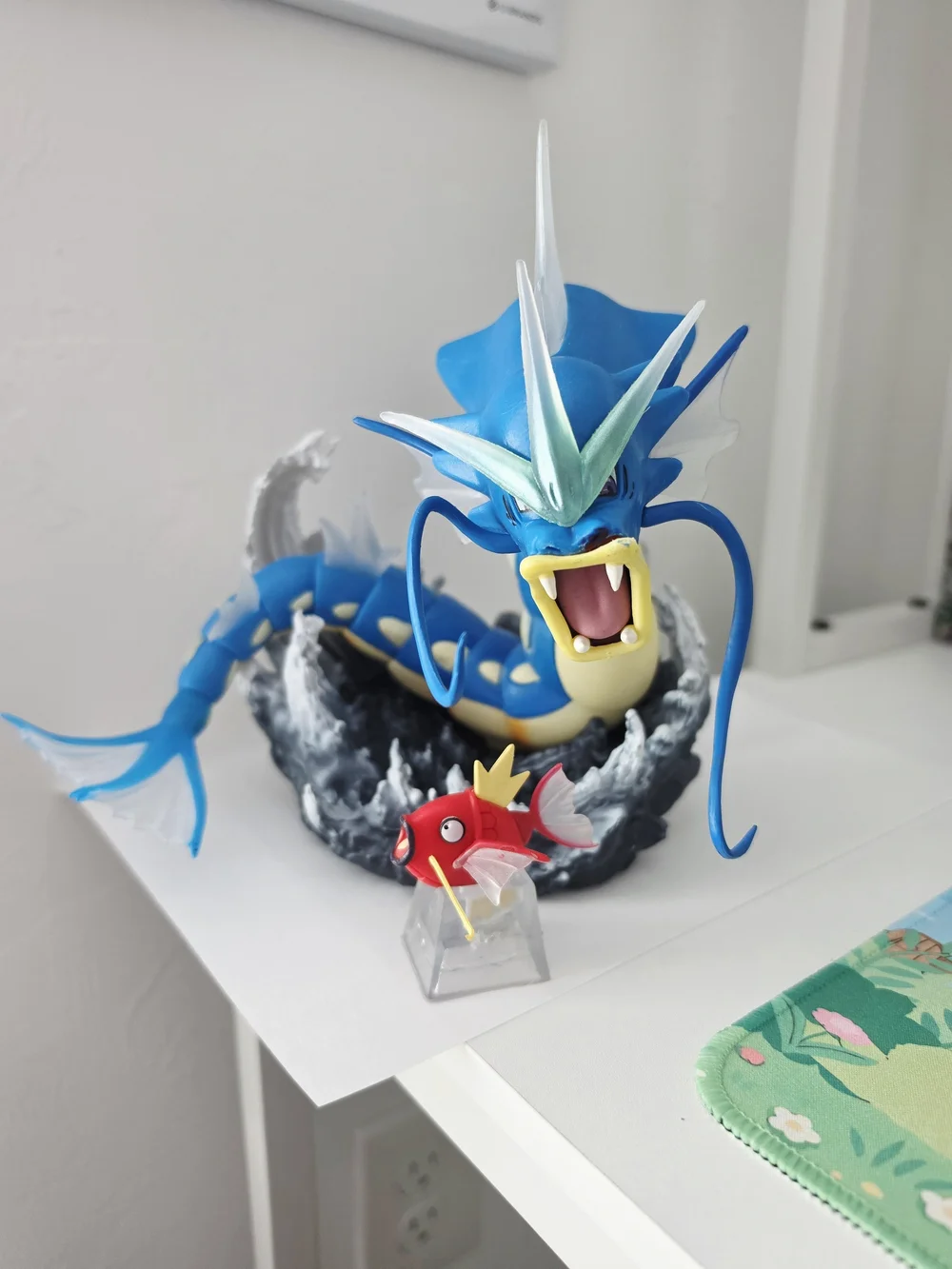 Gyarados & Magikarp Pokemon Decor Figurine Evolution Set